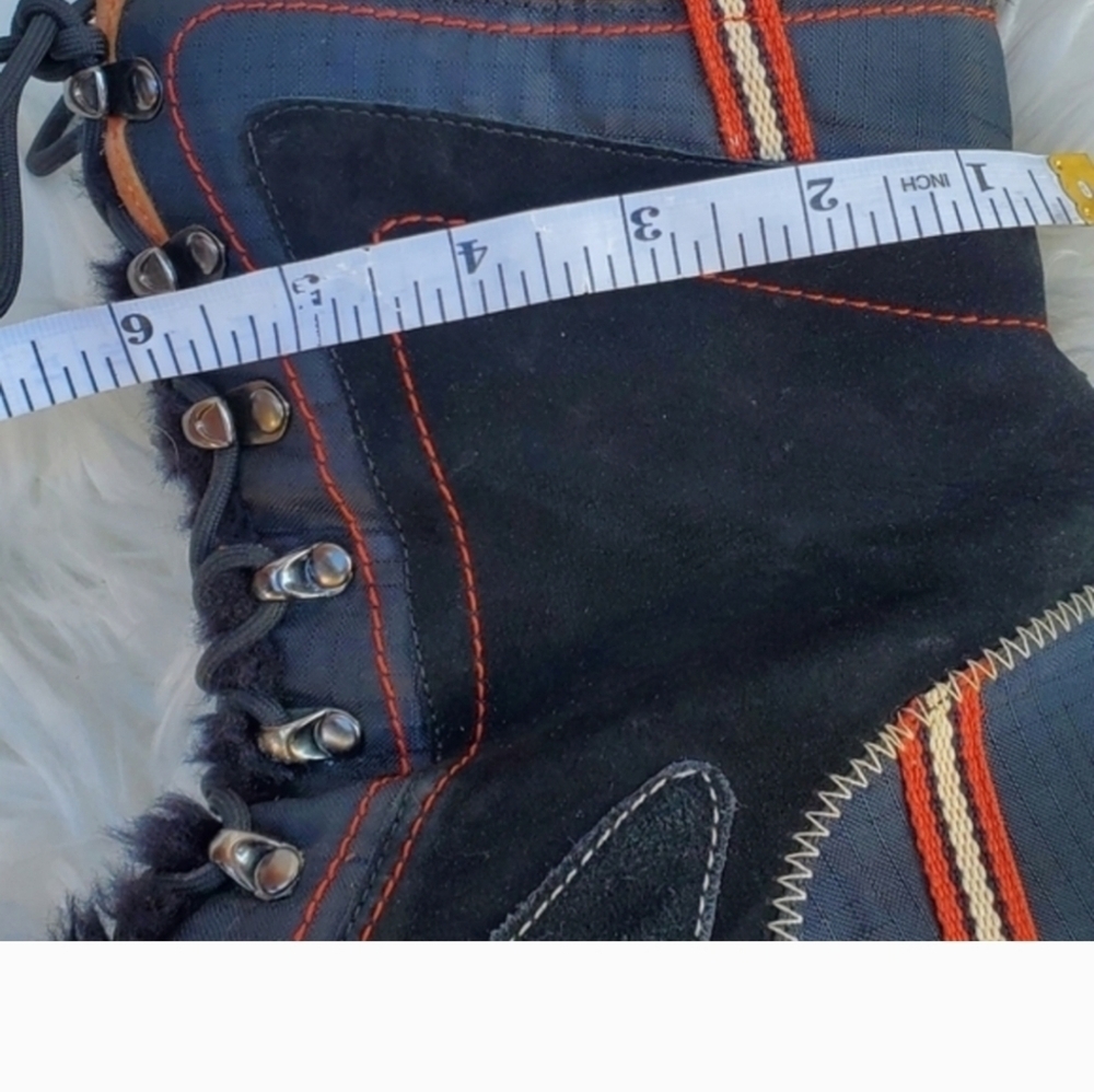 J-41 Lace up sporty faux fur boots 9.5 - Picture 13 of 13